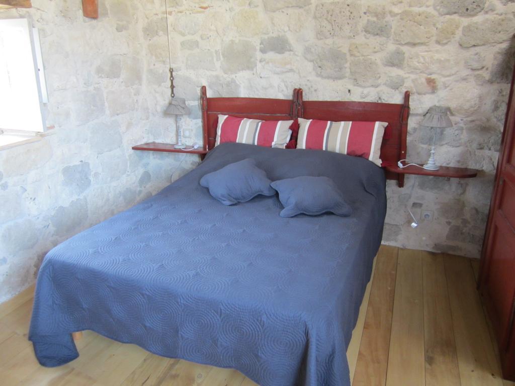 Chambre D'Hotes La Tour De Brazalem Nérac Room photo