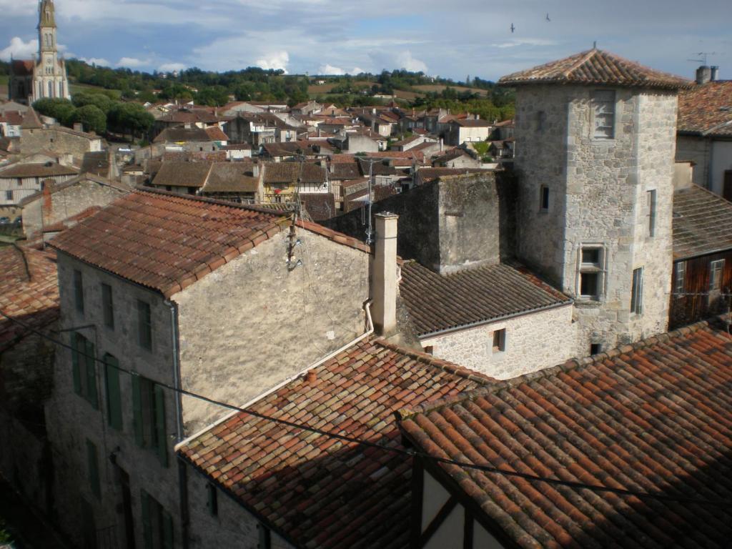 Chambre D'Hotes La Tour De Brazalem Nérac Exterior photo